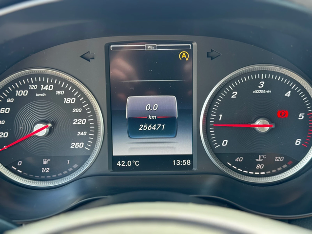 Mercedes-Benz C 220 2.2D 170kc. Сервизна история Теглич Е6 - автомобили, коли, обяви за нови и употребявани 11