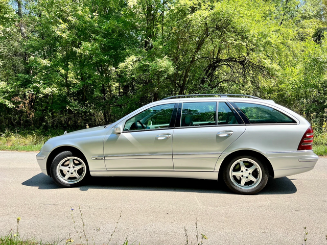 Mercedes-Benz C 220 - автомобили, коли, обяви за нови и употребявани 1