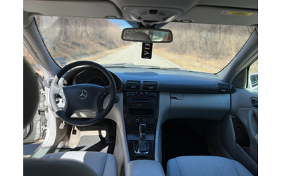 Mercedes-Benz C 220 - автомобили, коли, обяви за нови и употребявани 9