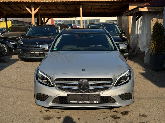 Mercedes-Benz C 220 D* СЕРВИЗНА КНИЖКА С ПЪЛНА ИСТОРИЯ В МЕРЦЕДЕС - автомобили, коли, обяви за нови и употребявани 1