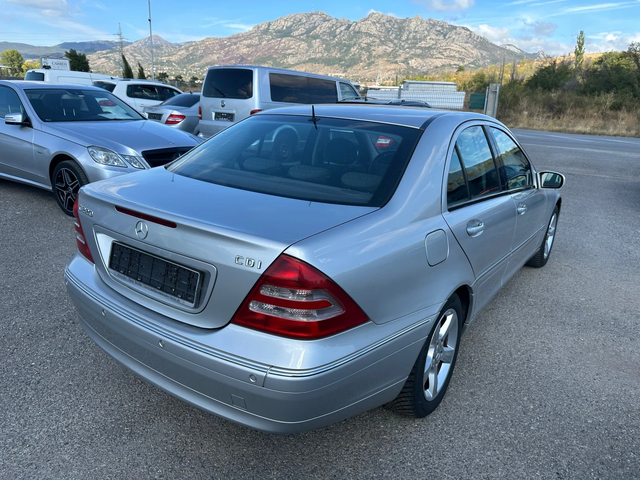 Mercedes-Benz C 220 2.2CDI* 143к.с* АВТОМАТИК* КСЕНОН* ПОДГРЕВ - автомобили, коли, обяви за нови и употребявани 3