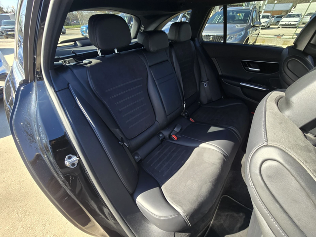 Mercedes-Benz C 220 D 200к.с 4MATIC AMG Топ състояние - автомобили, коли, обяви за нови и употребявани 13