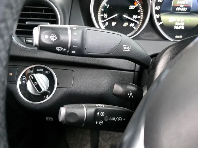 Mercedes-Benz C 220 CDI - автомобили, коли, обяви за нови и употребявани 12