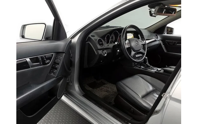 Mercedes-Benz C 220 CDI - автомобили, коли, обяви за нови и употребявани 9