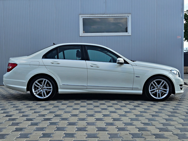 Mercedes-Benz C 220 AMG/AVANGARDE/FACE/GERMANY/PANORAMA/ADAPTIVE/LIZIN - автомобили, коли, обяви за нови и употребявани 3