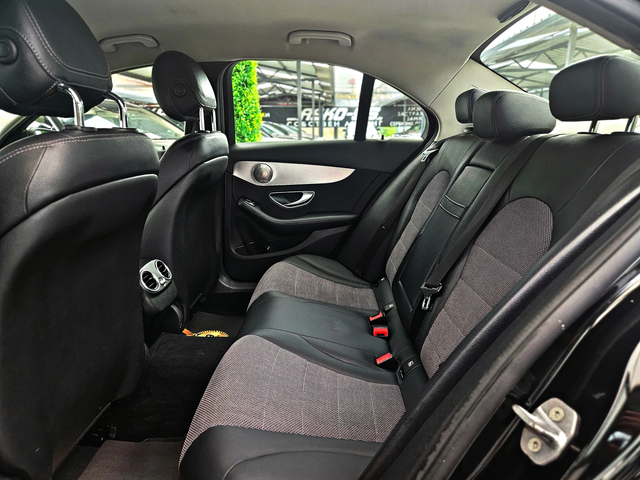 Mercedes-Benz C 220 AMG/9G/GERMANY/CAMERA/AMBIENT/FULL LED/AUTO H/LIZI - автомобили, коли, обяви за нови и употребявани 15