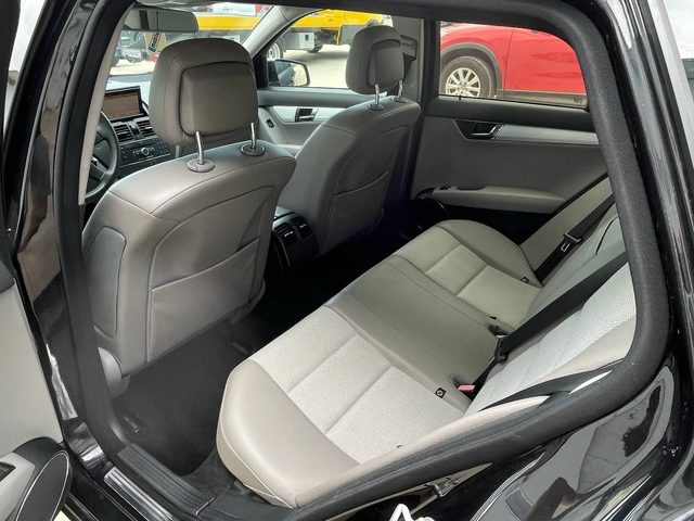 Mercedes-Benz C 220 2.2cdi * AMG* NAVI* UNIKAT* - автомобили, коли, обяви за нови и употребявани 7