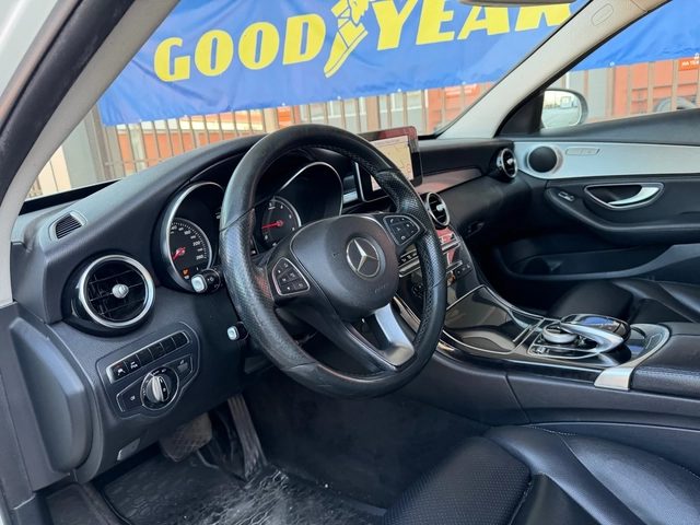 Mercedes-Benz C 220 AMG* БЯЛ* LED* 9G - автомобили, коли, обяви за нови и употребявани 9