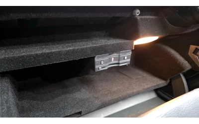 Mercedes-Benz C 220 FACE* AMG PK* NIGHT PK* KEYLESS* КРАЙНА ЦЕНА - автомобили, коли, обяви за нови и употребявани 13
