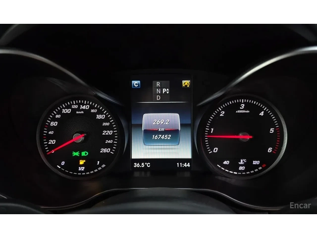 Mercedes-Benz C 220 d / C63 AMG ПАКЕТ / ПАНОРАМА / КАМЕРА / HUD / - автомобили, коли, обяви за нови и употребявани 9
