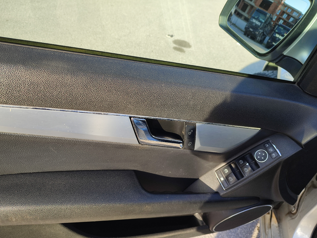 Mercedes-Benz C 220 CDI - автомобили, коли, обяви за нови и употребявани 9