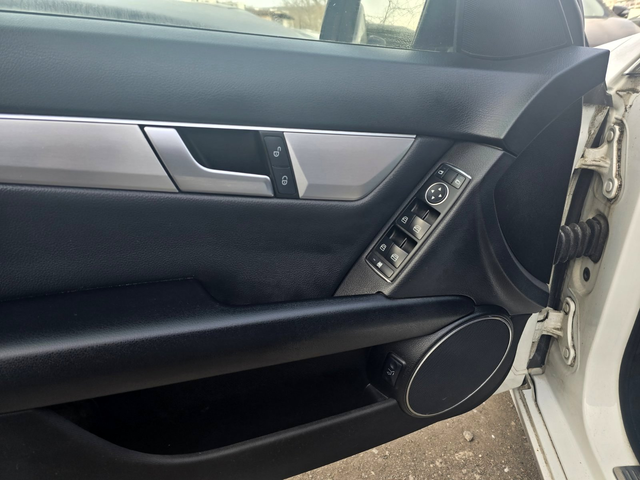 Mercedes-Benz C 220 FACE/AVANGARDE 2.2CDI/170hp - автомобили, коли, обяви за нови и употребявани 6