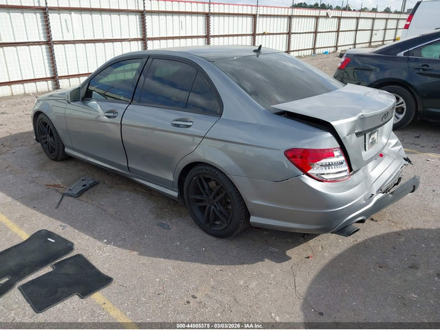 Mercedes-Benz C 250 1.8L I-4 DI, DOHC, VVT, TURBO, 201HP Rear Wheel Drive - автомобили, коли, обяви за нови и употребявани 2