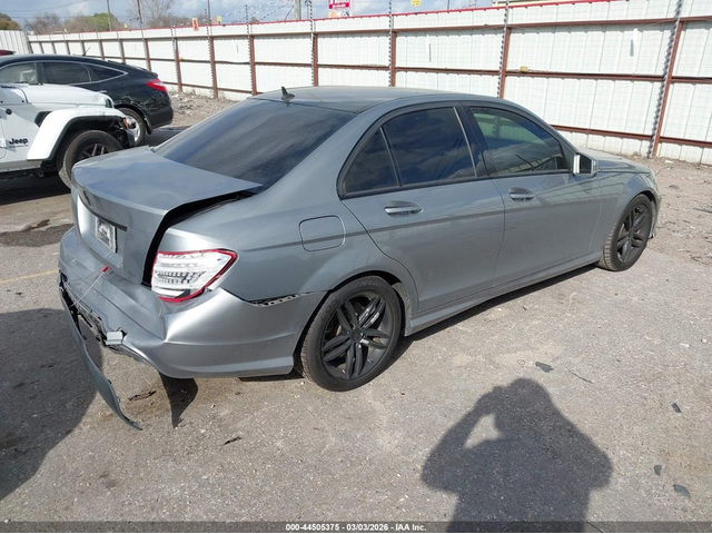 Mercedes-Benz C 250 1.8L I-4 DI, DOHC, VVT, TURBO, 201HP Rear Wheel Drive - автомобили, коли, обяви за нови и употребявани 3
