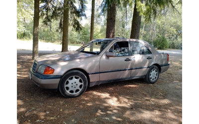 mercedes-benz-c-250-sedan - 1