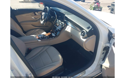 mercedes-benz-c-300-2-0l-i-4-di-dohc-vvt-turbo-241hp-all-wheel-drive - 4