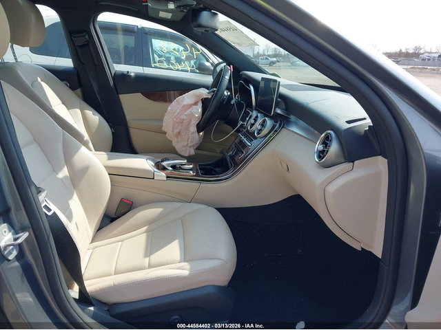 Mercedes-Benz C 300 2.0L I-4 DI, DOHC, VVT, TURBO, 241HP All Wheel Drive - автомобили, коли, обяви за нови и употребявани 4