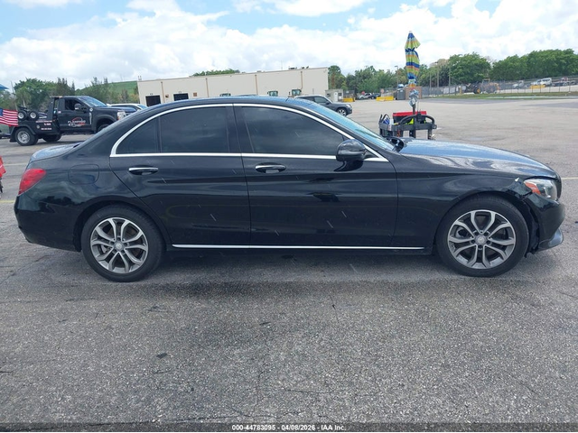 Mercedes-Benz C 300 2.0L I-4 DI, DOHC, VVT, TURBO, 241HP All Wheel Drive - автомобили, коли, обяви за нови и употребявани 12