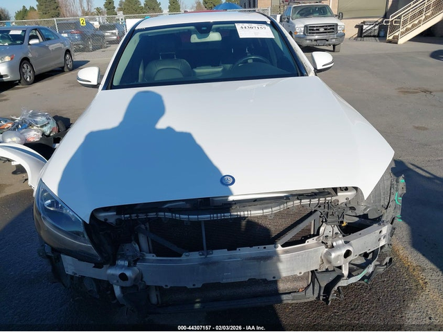 Mercedes-Benz C 300 2.0L I-4 DI, DOHC, VVT, TURBO, 241HP Rear Wheel Drive - автомобили, коли, обяви за нови и употребявани 12