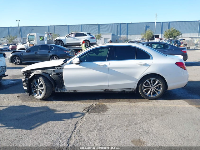 Mercedes-Benz C 300 2.0L I-4 DI, DOHC, VVT, TURBO, 241HP Rear Wheel Drive - автомобили, коли, обяви за нови и употребявани 14