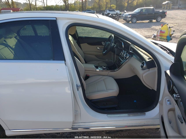 Mercedes-Benz C 300 2.0L I-4 DI, DOHC, VVT, TURBO, 241HP Rear Wheel Drive - автомобили, коли, обяви за нови и употребявани 4