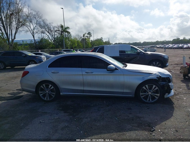 Mercedes-Benz C 300 2.0L I-4 DI, DOHC, VVT, TURBO, 241HP Rear Wheel Drive - автомобили, коли, обяви за нови и употребявани 12
