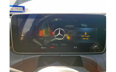 Mercedes-Benz C 300 360* DIGITAL* DISTRONIC* BURMESTER* - автомобили, коли, обяви за нови и употребявани 8