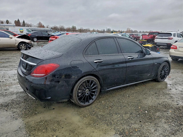 Mercedes-Benz C 300 - автомобили, коли, обяви за нови и употребявани 3