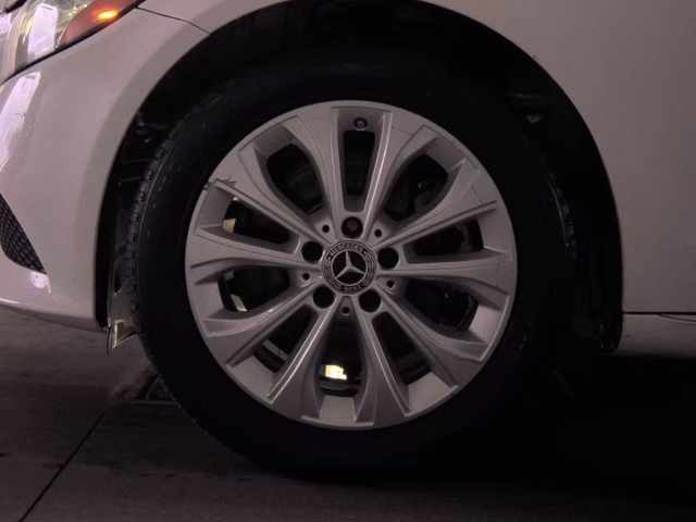 Mercedes-Benz C 300 4MATIC - автомобили, коли, обяви за нови и употребявани 6