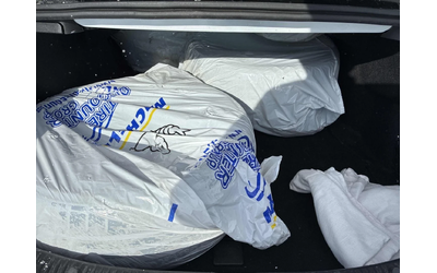 Mercedes-Benz C 300 AMG-pkg* Night-pkg* Keyless* Rear Camera* Ambient* - автомобили, коли, обяви за нови и употребявани 11