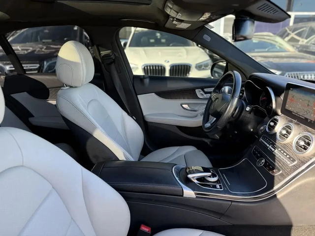 Mercedes-Benz C 300 AMG-pkg* Night-pkg* Burmester* Keyless* Camera* Am - автомобили, коли, обяви за нови и употребявани 13