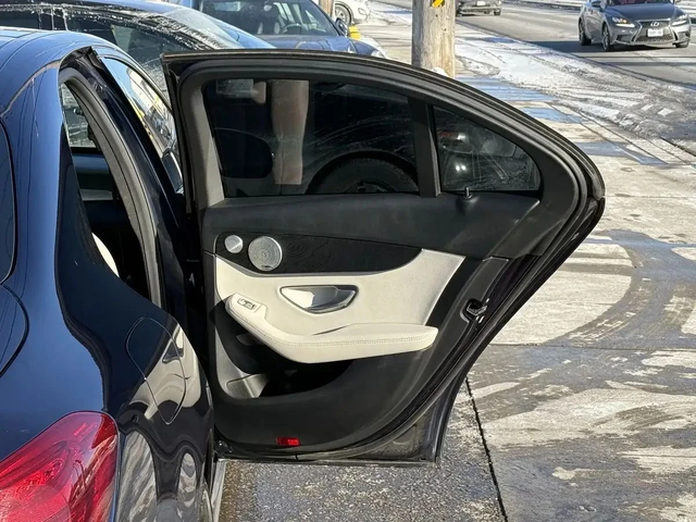 Mercedes-Benz C 300 AMG-pkg* Night-pkg* Burmester* Keyless* Camera* Am - автомобили, коли, обяви за нови и употребявани 16