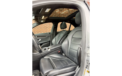 Mercedes-Benz C 300 4M* AMG-pkg* Keyless* Ambient* Подгрев* Пано - автомобили, коли, обяви за нови и употребявани 6