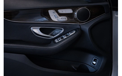 mercedes-benz-c-300 - 4