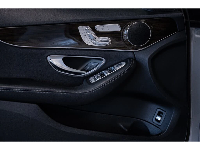 Mercedes-Benz C 300 4MATIC* KEYLESS* ПОДГРЕВ* КАМЕРА* ПАНОРАМА - автомобили, коли, обяви за нови и употребявани 4