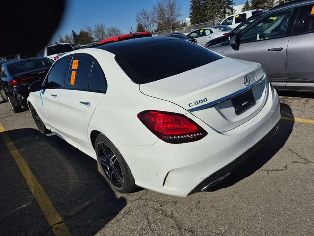 Mercedes-Benz C 300 ПОДГРЕВИ * ПАНО * KEYLESS * CARFAX - автомобили, коли, обяви за нови и употребявани 3