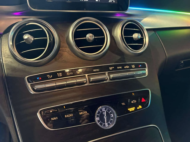 Mercedes-Benz C 300 Keyless| Sunroof| Ambient| Burmester| - автомобили, коли, обяви за нови и употребявани 12