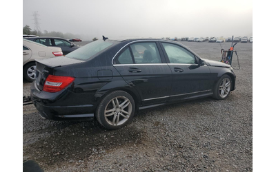 mercedes-benz-c-300-4matic - 0