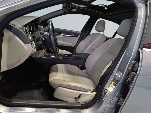Mercedes-Benz W100 * 4MATIC / Leather / Sunroof / Nav / Heated Seats - автомобили, коли, обяви за нови и употребявани 7