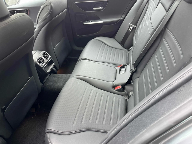 Mercedes-Benz C 300 CARFAX - автомобили, коли, обяви за нови и употребявани 5
