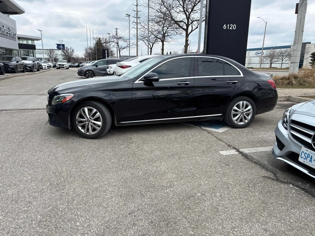 Mercedes-Benz C 300 - автомобили, коли, обяви за нови и употребявани 2