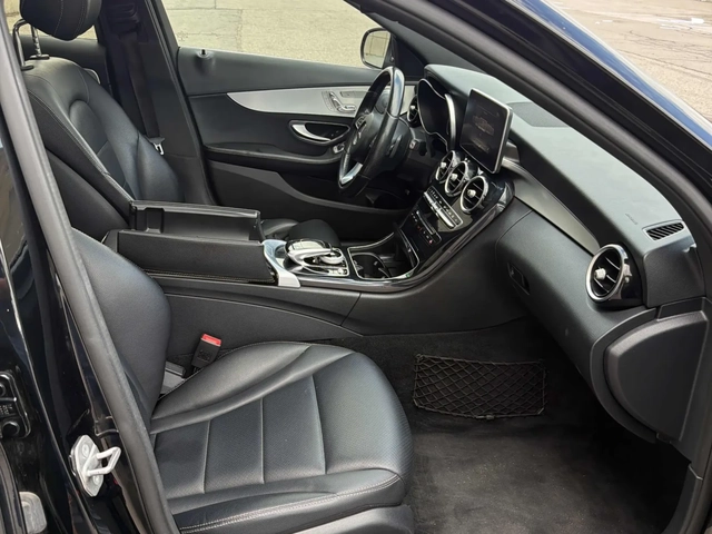 Mercedes-Benz C 300 * CARFAX * АВТО КРЕДИТ * - автомобили, коли, обяви за нови и употребявани 6