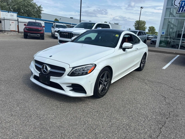 Mercedes-Benz C 300 4MATIC * ПОДГРЕВ * ПАНОРАМА * 360 * CARFAX - автомобили, коли, обяви за нови и употребявани 4