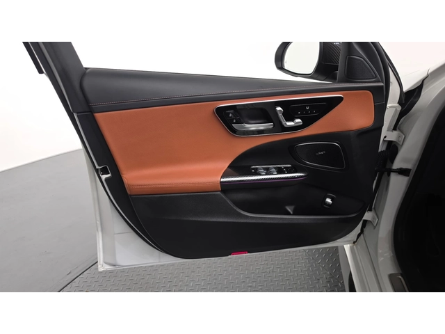 Mercedes-Benz C 300 C300 4MATIC AMG Line | HUD | Distronic | 360 - автомобили, коли, обяви за нови и употребявани 13