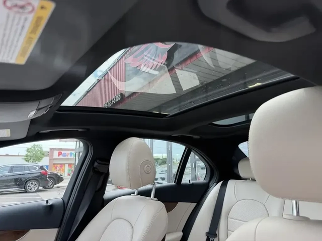 Mercedes-Benz C 300 4MATIC | Panoramic | CarPlay | Blind Spot - автомобили, коли, обяви за нови и употребявани 10