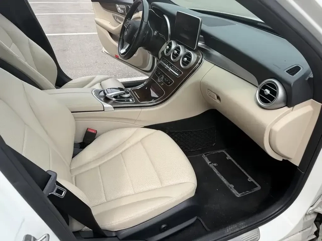 Mercedes-Benz C 300 4MATIC | Panoramic | CarPlay | Blind Spot - автомобили, коли, обяви за нови и употребявани 13