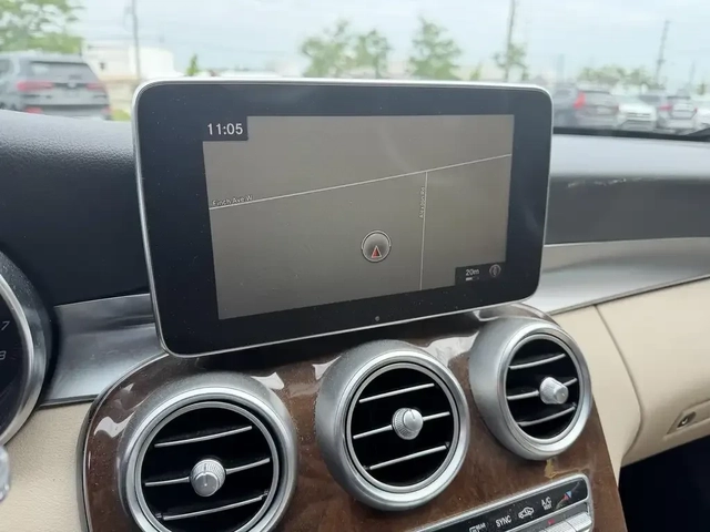 Mercedes-Benz C 300 4MATIC | Panoramic | CarPlay | Blind Spot - автомобили, коли, обяви за нови и употребявани 6