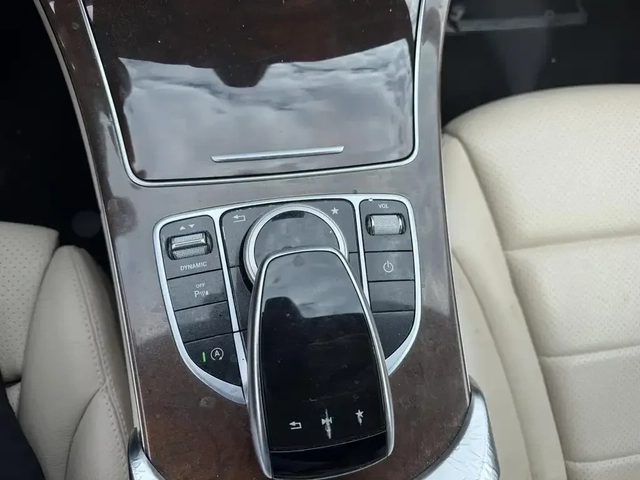 Mercedes-Benz C 300 4MATIC | Panoramic | CarPlay | Blind Spot - автомобили, коли, обяви за нови и употребявани 9