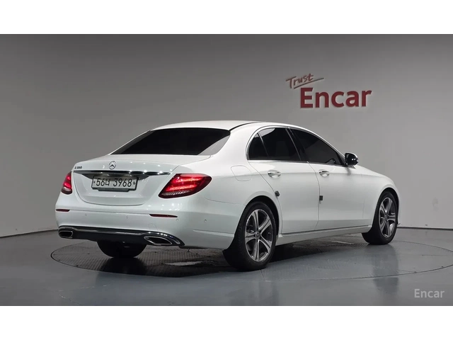 Mercedes-Benz C 300 Avantgarde - автомобили, коли, обяви за нови и употребявани 1