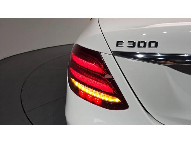 Mercedes-Benz C 300 Avantgarde - автомобили, коли, обяви за нови и употребявани 4